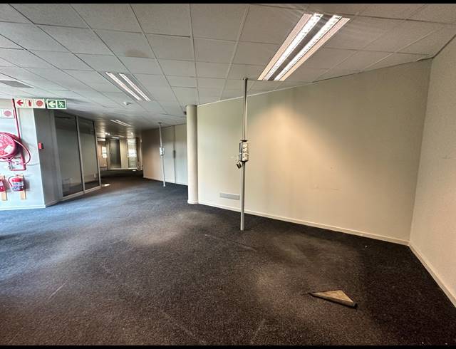 358M² OFFICE TO LET IN PARKTOWN